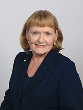 ステファニー A. アーチック